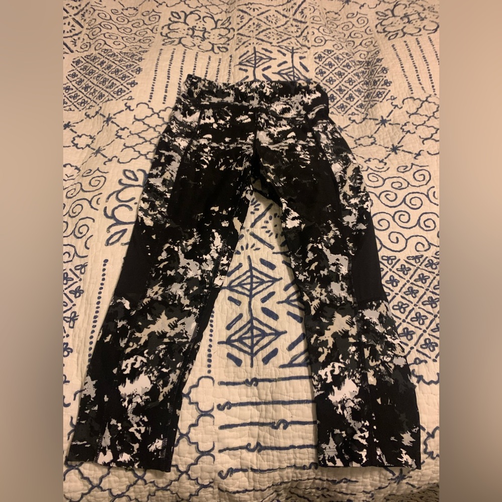 DKNY size small work out pants/running 7/8 length